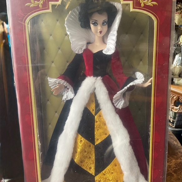 DISNEY Other - DISNEY QUEEN OF HEARTS 500 PCS LTD DOLL RARE